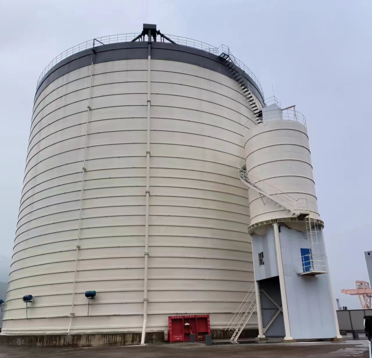 天桥10万吨水泥钢板库